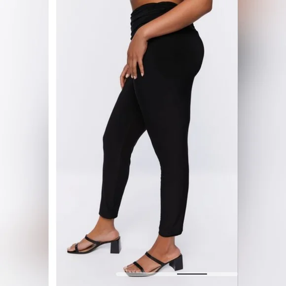 Forever 21 Plus Size Black Ruched Waist Pants - Picture 4 of 9